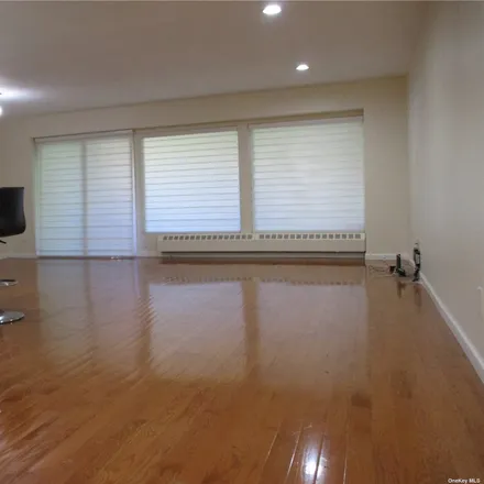 Image 3 - 13-03 Michael Court, New York, NY 11360, USA - Duplex for rent