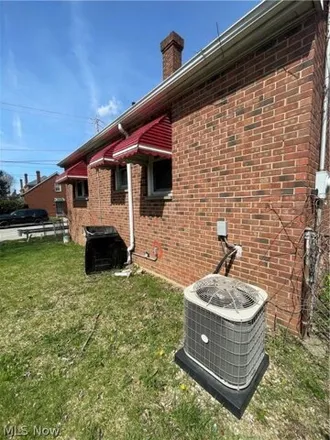 Image 4 - 4063 East 160th Street, Cleveland, OH 44128, USA - House for sale