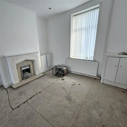 Image 7 - 35 St James Road, Blackburn, BB1 8EP, United Kingdom - Townhouse for sale