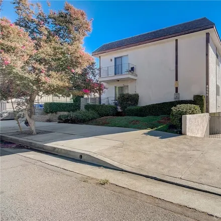 Buy this 2 bed condo on 7499 Independence Avenue in Los Angeles, CA 91303