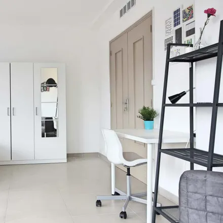 Rent this 4 bed room on 1 Rue Antoine Pons in 13004 Marseille, France