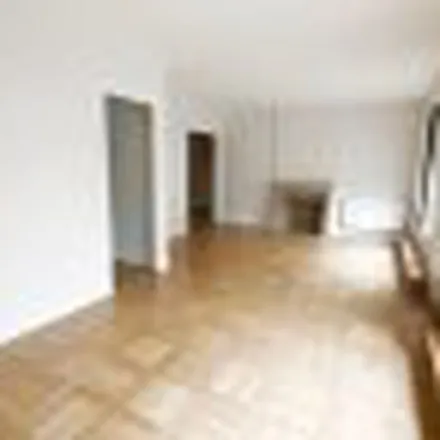 Rent this 3 bed apartment on 16 Rue le Châtelier in 75017 Paris, France