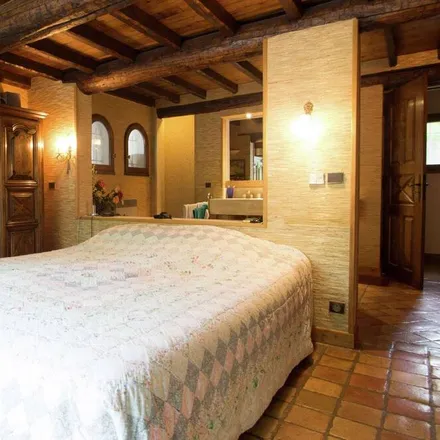 Rent this 3 bed house on Villeneuve-lès-Avignon in Avenue de la Gare, 30400 Villeneuve-lès-Avignon