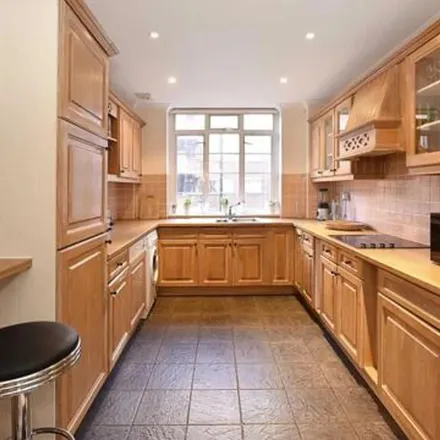 Image 3 - St. James Close, Wells Rise, Primrose Hill, London, NW8 7LX, United Kingdom - Apartment for rent