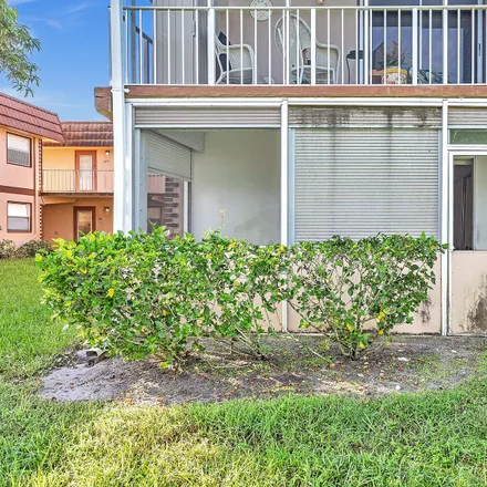 Buy this 1 bed condo on 291 Brittany Avenue in Palm Beach County, FL 33446