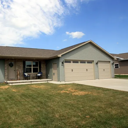 Buy this 3 bed house on 298 Maria Street in Kaukauna, WI 54130