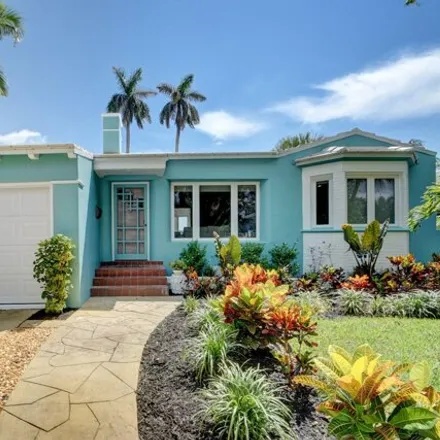 Rent this 3 bed house on Lake Worth Municipal Golf Course in 1 7th Avenue North, Lake Worth Beach