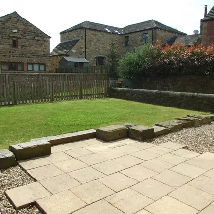 Rent this 4 bed townhouse on Wakefield Road in Kirkburton, WF4 4DS