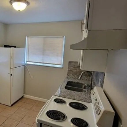 Image 4 - 2323 Arbor St Unit 3, San Antonio, Texas, 78207 - Apartment for rent