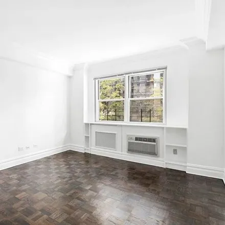 Image 2 - 301 East 66th Street, New York, NY 10065, USA - Condo for rent