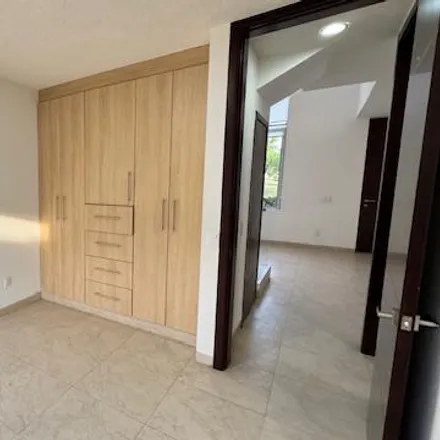 Rent this studio house on Circuito Estoraque in Soberna, 37299 León