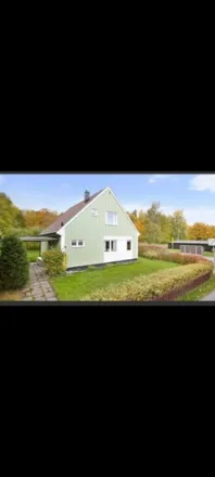 Rent this 5 bed house on Hallunda gårdsväg in 145 69 Botkyrka kommun, Sweden