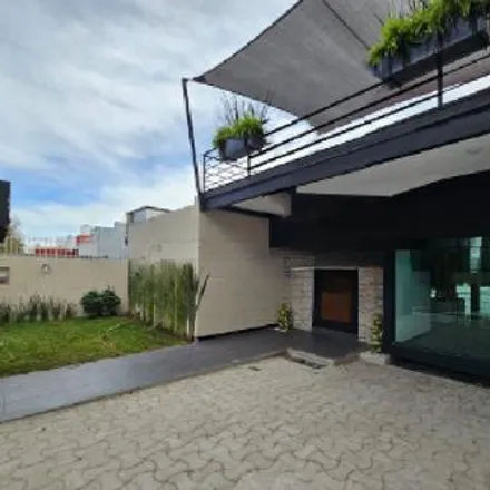 Buy this 3 bed house on Calle Ezequiel A. Chávez in 54054 Tlalnepantla, MEX