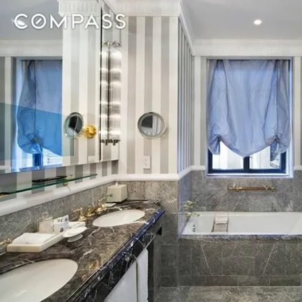 Image 4 - King Cole Bar, 2 East 55th Street, New York, NY 10022, USA - Condo for sale