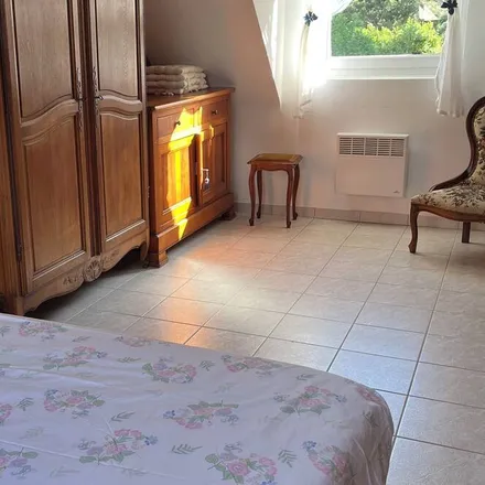 Rent this 3 bed house on 56370 Sarzeau