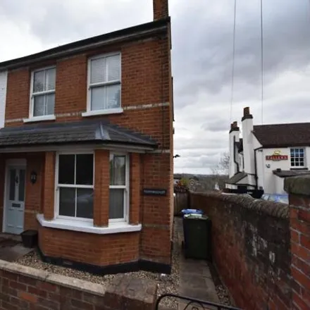 Rent this 3 bed house on Terrace Road North in Binfield, RG42 5JB