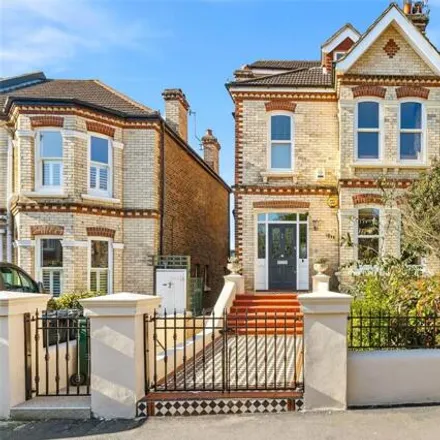 Buy this 5 bed duplex on Wilbury Avenue in Hove, BN3 6JB
