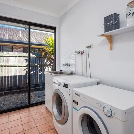 Image 4 - Tandanus Court, Oxenford QLD 4210, Australia - Apartment for rent