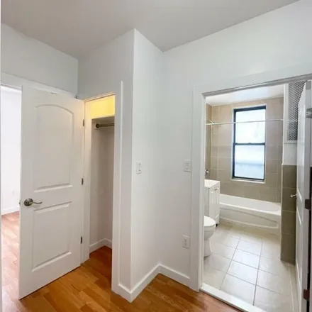 Rent this 3 bed apartment on 1 Bennett Avenue in New York, NY 10033