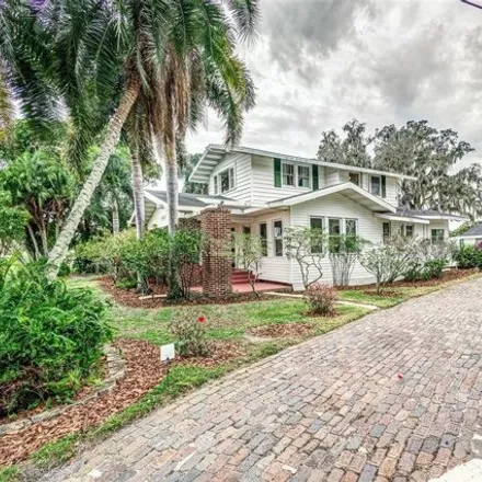 Image 3 - 1933 North Lake Howard Drive, Winter Haven, FL 33881, USA - House for sale