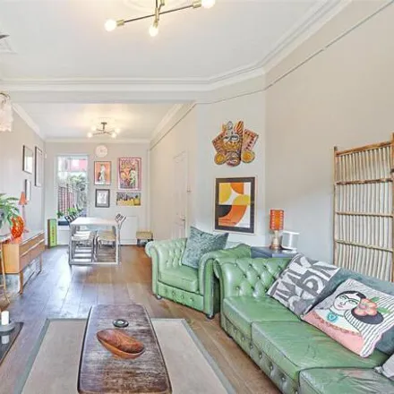 Image 5 - The Townhouse, 1e Pretoria Road, London, E4 7HA, United Kingdom - Townhouse for sale