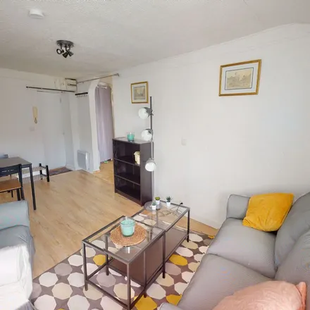 Rent this 2 bed apartment on 8 Passage Ronsin in 77300 Fontainebleau, France