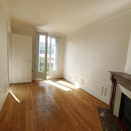 Rent this 3 bed apartment on 25 Boulevard de Reuilly in 75012 Paris, France