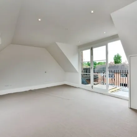 Rent this 3 bed apartment on Albemarle Mansions in Heath Drive, London