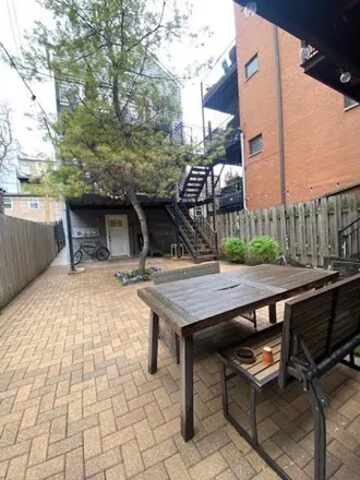 Image 7 - 1337 W Walton St Apt 1R, Chicago, Illinois, 60642 - House for rent