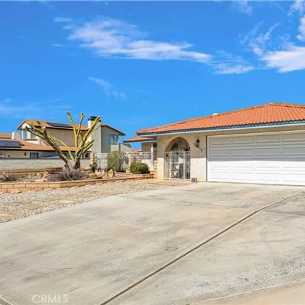 Image 2 - 13651 Spring Valley Parkway, Victorville, CA 92395, USA - House for sale