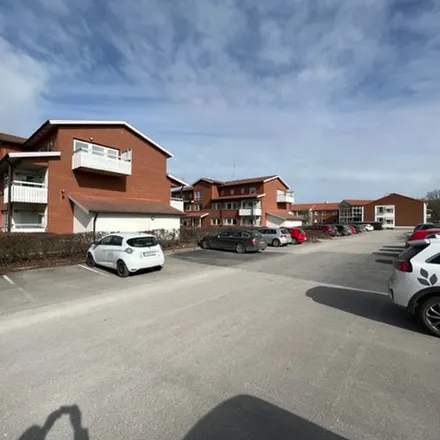 Rent this 2 bed apartment on Sveagatan in 535 30 Vara kommun, Sweden