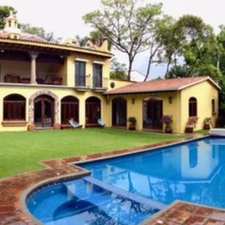 Buy this 7 bed house on Privada Segunda Privada de las Flores in 62448 Cuernavaca, MOR