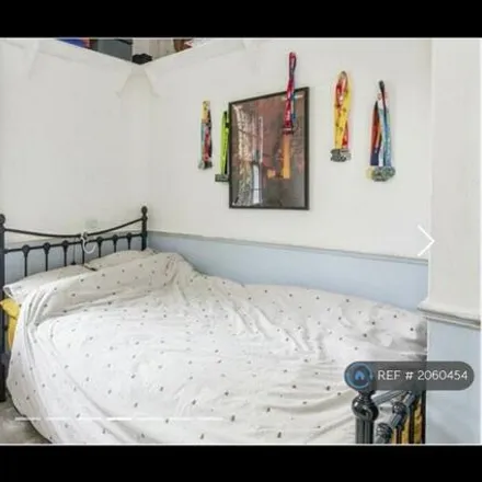 Image 5 - Reform Street, London, SW11 5BE, United Kingdom - Apartment for rent