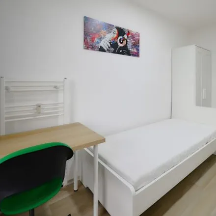 Image 1 - Kölner Landstraße 352a, 40589 Dusseldorf, Germany - Room for rent