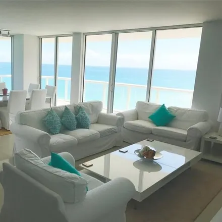 Rent this 3 bed condo on Akoya in 6365 Collins Avenue, Miami Beach