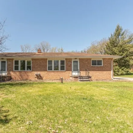 Buy this studio house on 9968 Carpenter Road in York Charter Township, MI 48160