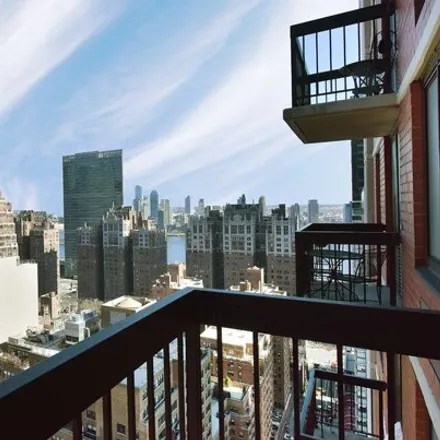 Image 5 - The Highpoint, 250 East 40th Street, New York, NY 10016, USA - Condo for sale