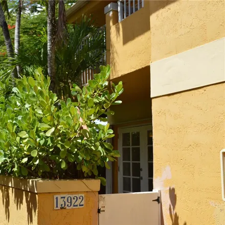 Buy this 3 bed condo on 7-Eleven in 1 West Flagler Street, Miami