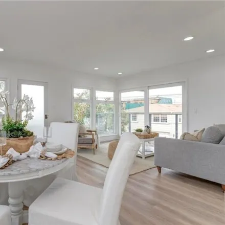 Buy this studio apartment on 438 25th Street in Hermosa Beach, CA 90254