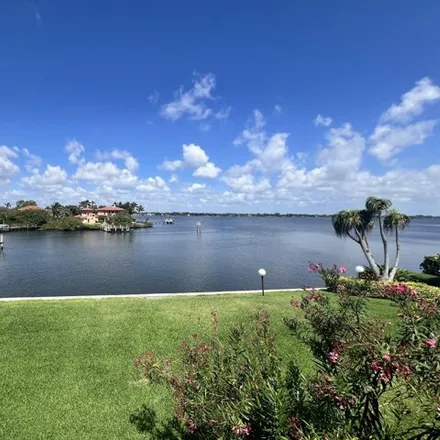 Rent this 2 bed house on South Ocean Boulevard in South Palm Beach, Palm Beach County