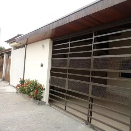 Buy this 5 bed house on Rua José Cesario Ribeiro in Pedregulho, Guaratinguetá - SP