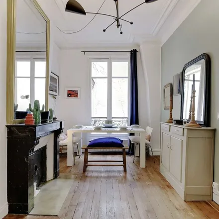 Image 8 - 11 Rue du Cardinal Mercier, 75009 Paris, France - Apartment for rent
