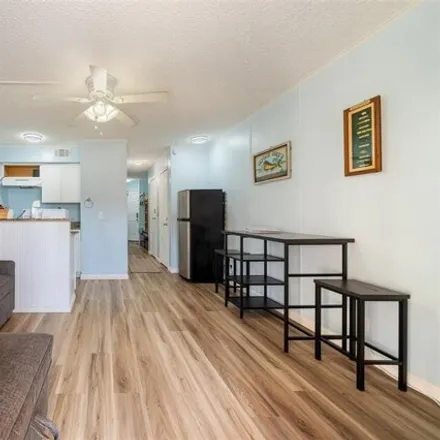 Image 7 - Las Brisas Condominiums, 4000 Surfside Boulevard, Corpus Christi, TX 78402, USA - Condo for sale