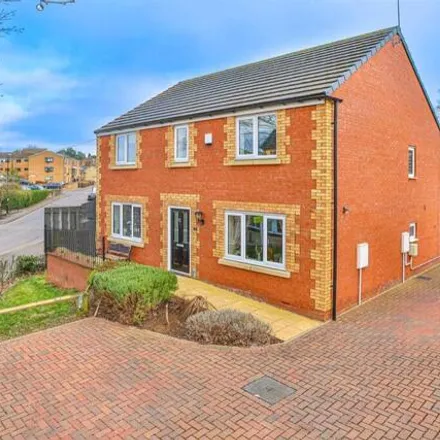 Buy this 4 bed house on Willow Way in Raunds, NN9 6UJ