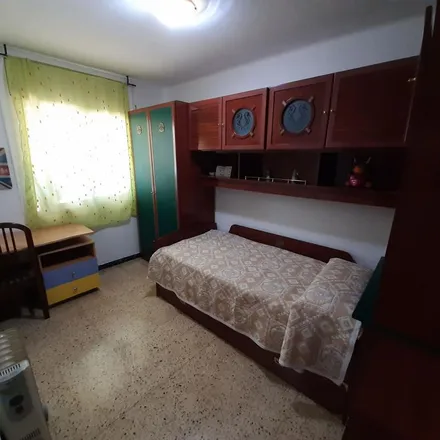 Rent this 4 bed apartment on Farmàcia Hidalgo Valls in Belén, Carrer del pintor Pablo Picasso