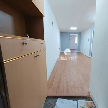 Rent this 3 bed apartment on 서울특별시 강남구 역삼동 673