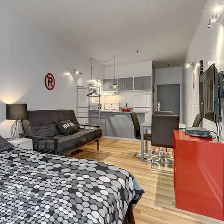 Image 4 - Saint-Roch, Quebec, QC G1K 3B3, Canada - Apartment for rent