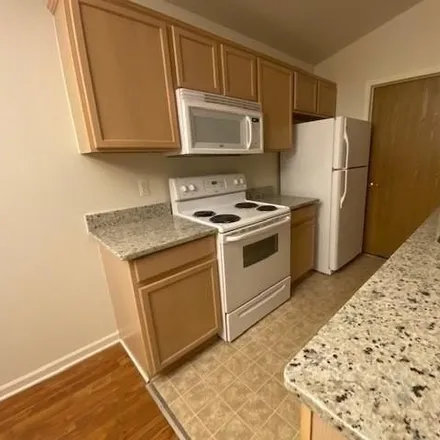 Image 7 - Watersway Drive, Gibraltar, MI 48173, USA - Condo for sale