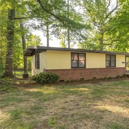 Buy this 3 bed house on 3715 Glenville Avenue in Charlotte, NC 28215