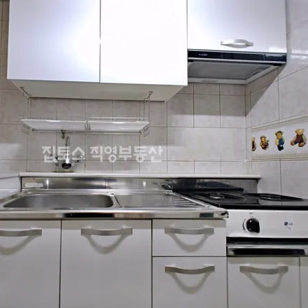 Image 2 - 서울특별시 서초구 반포동 719-17 - Apartment for rent